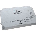 مضخم طاقة عالي النطاق العريض، متعدد الأوكتاف، بنطاق تردد من 20 MHz إلى 520 MHz، بكسب قدره 50 dB وطاقة خرج تبلغ 100 W