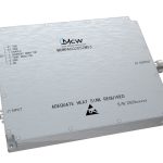 مضخم طاقة عالي النطاق العريض، متعدد الأوكتاف، بنطاق تردد من 20 MHz إلى 520 MHz، بكسب قدره 53 dB وطاقة خرج تبلغ 200 W