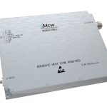 مضخم طاقة عالي النطاق العريض، متعدد الأوكتاف، بنطاق تردد من 800 MHz إلى 1000 MHz، بكسب قدره 48 dB وطاقة خرج تبلغ 200 W